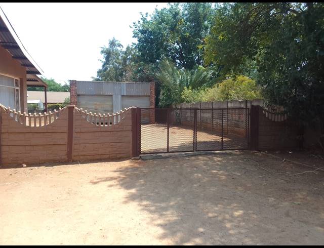3 BEDROOM HOUSE FOR SALE IN RENSBURG